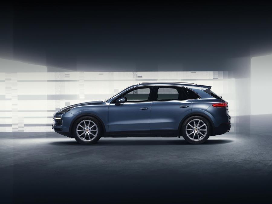  Porsche Cayenne 2017 года  (WW) (фото 38 из 41)